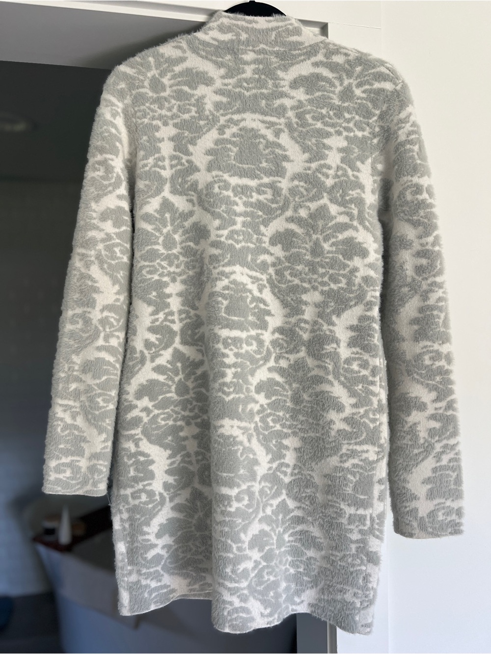 Soft Floral Open Coatigan in Light Gray and Cream - Picture 3 of 7